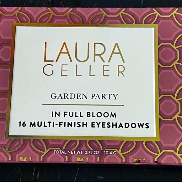 Laura Geller In Full Bloom eyeshadows
Garden Party 16-Color Eyeshadow Palette - Picture 2 of 7